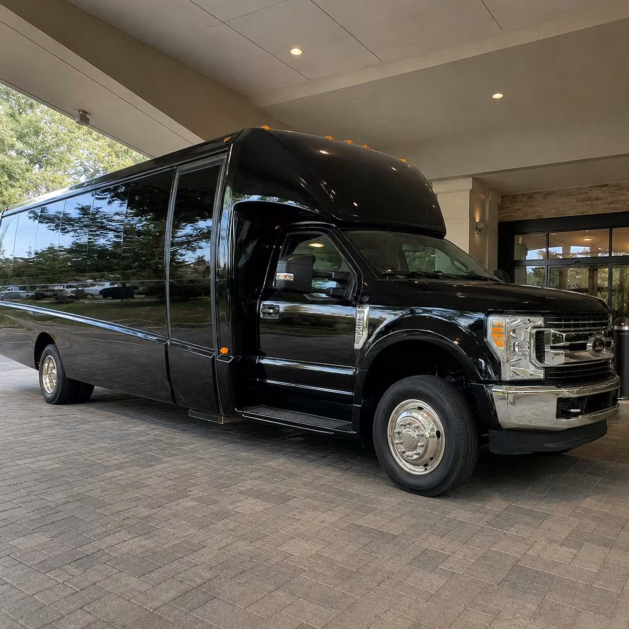denton 20 passenger minibus rental