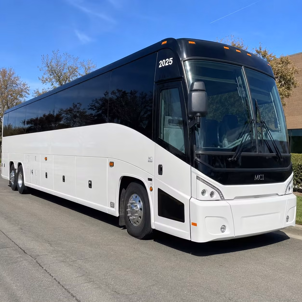 shuttle buses for group concert travel between denton and dallas fort worth